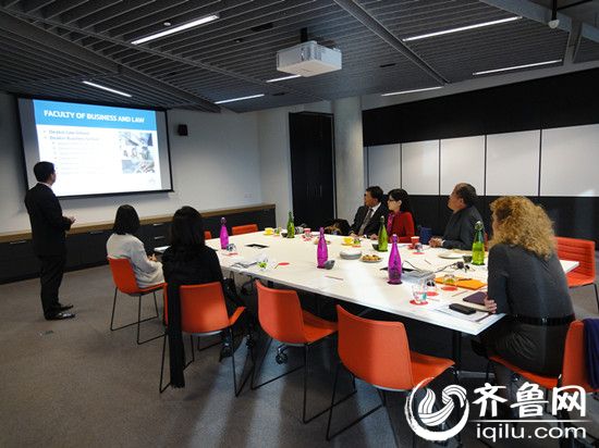 6.问鼎网页版登录入口与澳大利亚迪肯大学友好会谈