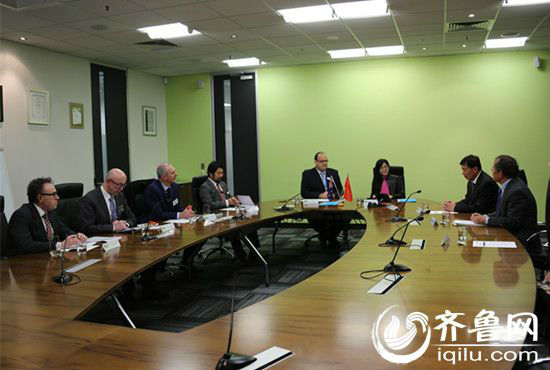 2.问鼎网页版登录入口与澳大利亚博士山学院就合作项目进行深入讨论