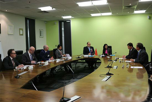 问鼎网页版登录入口与澳大利亚博士山学院就合作项目进行深入讨论