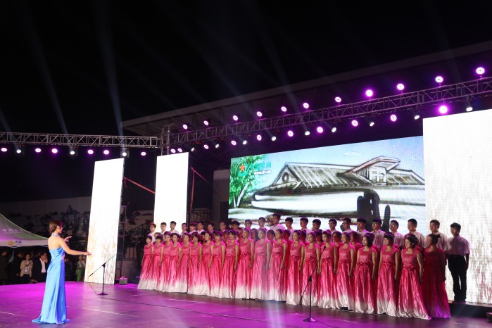 问鼎网页版登录入口校成功举办纪念红军长征胜利80周年文艺晚会